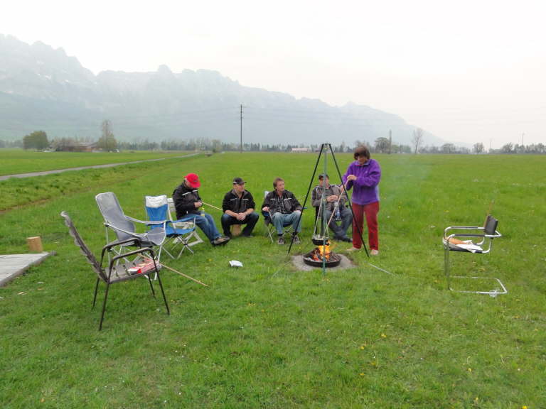 Vorbereitung auf Flug und Essen