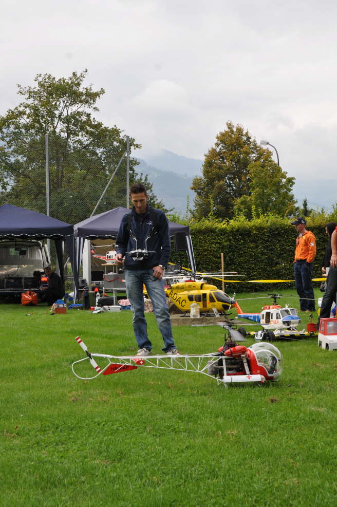 Simon mit seiner RREGA Bell 47g