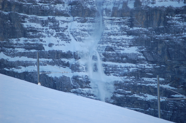 Lawine vom Gletscher